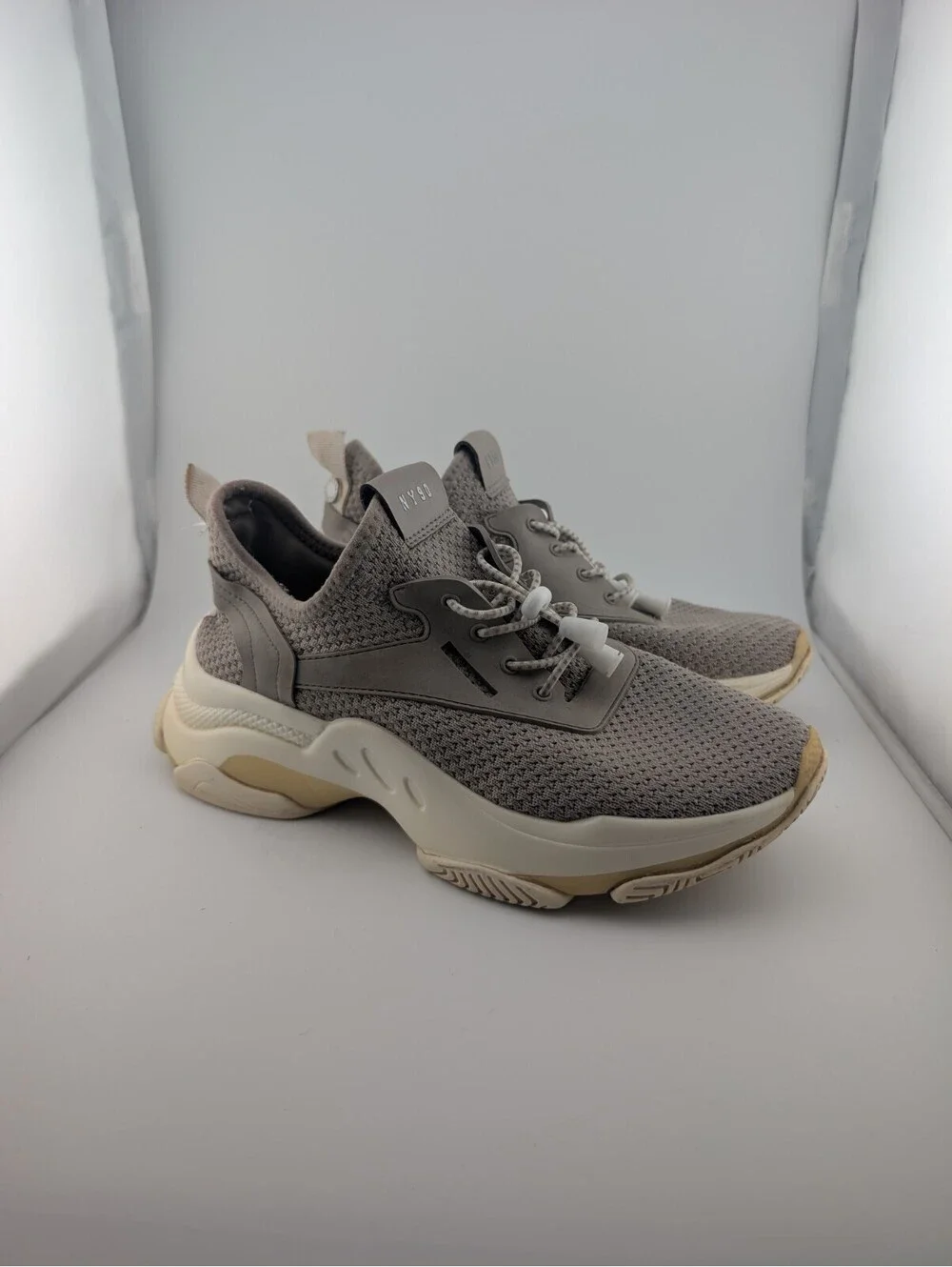 Steve Madden Women's Size 6.5 Myles NY90 Chunky Taupe Gray Sneakers MYLE01S1
